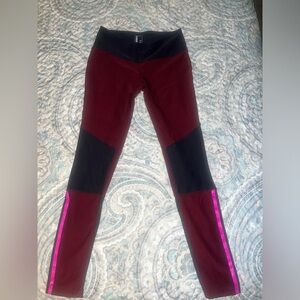 Mondetta Fun Colored Leggings. Great condition!